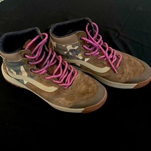 Vans "Ultrarange HI DL MTE" Sneakers (Dark Earth/Nomad Camo) Athletic Shoes